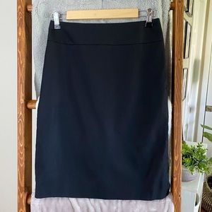 Banana Republic / Classic Black Pencil Skirt